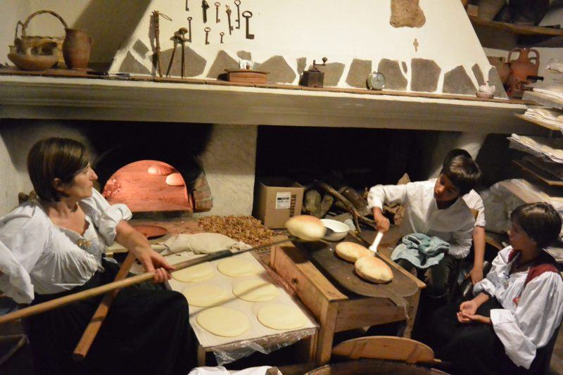 Sardinian bread