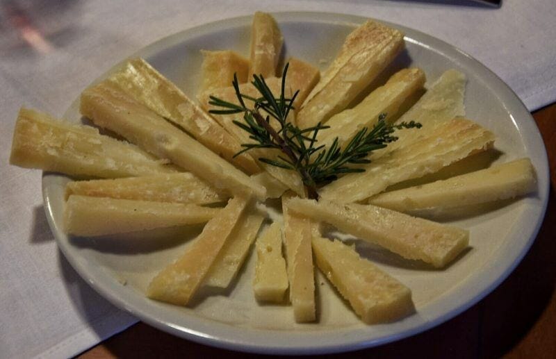 cheese in sardinia
