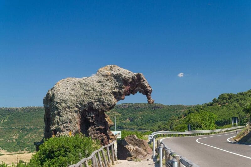 Roccia dell'Elefante domus de janas