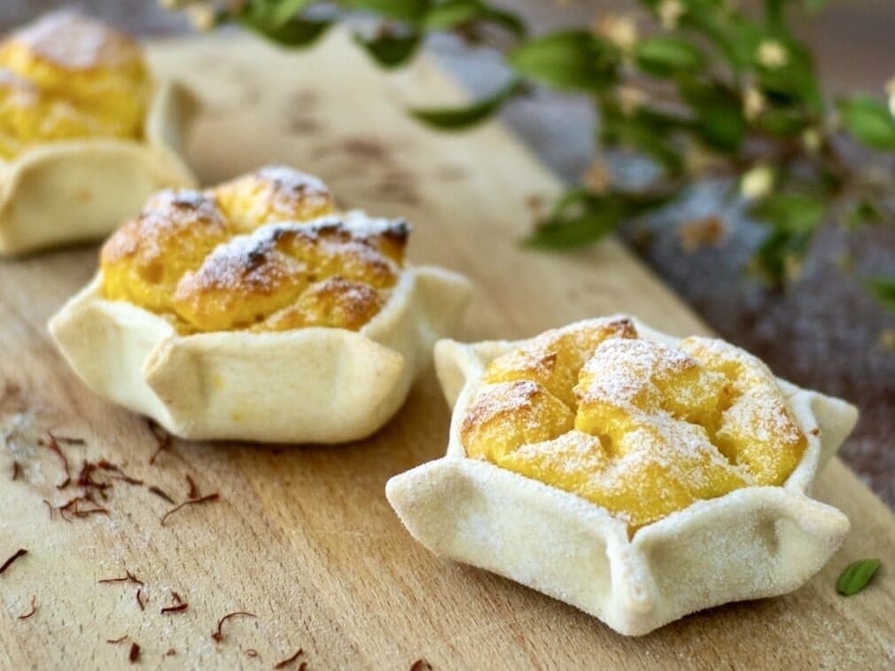 How To Make Pardulas - Sardinian Saffron And Ricotta Tarts