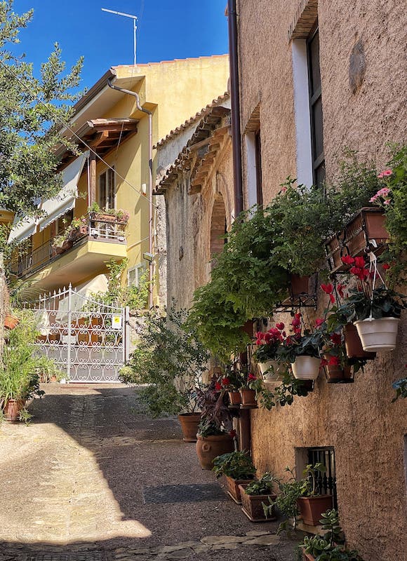 Laconi 1 euro house in Sardinia